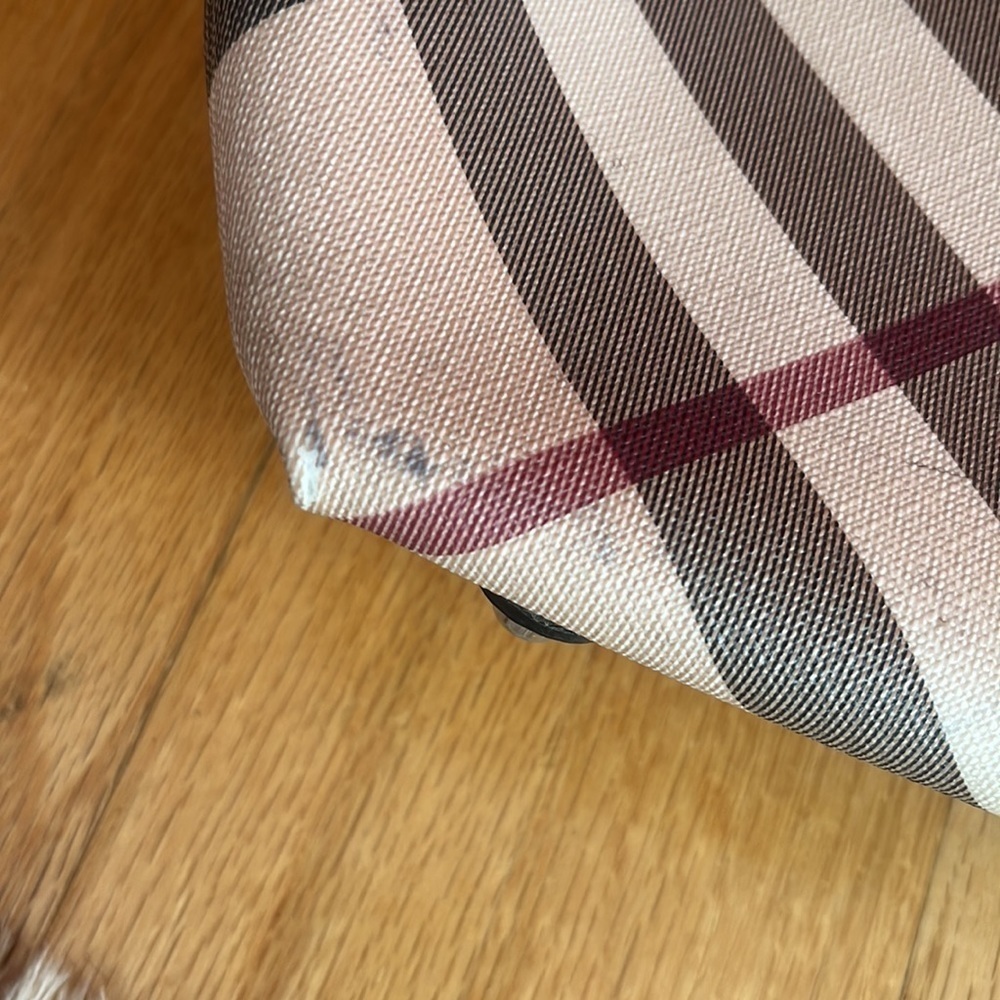 Burberry Tote​​ - Picture 3 of 7
